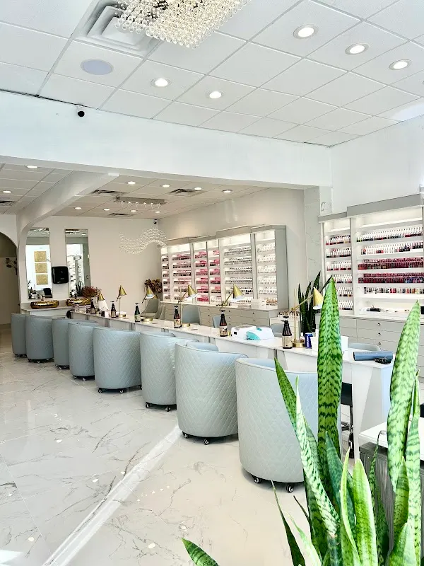 Lux Nails & Spa — Nail salon in Little Rock